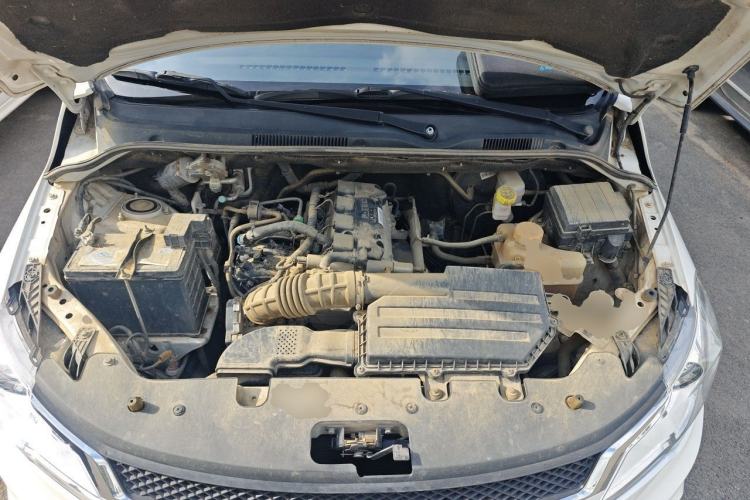 Used Wuling Hongguang 2015 1.5L S1 Comfort China V Standard Engine Bay