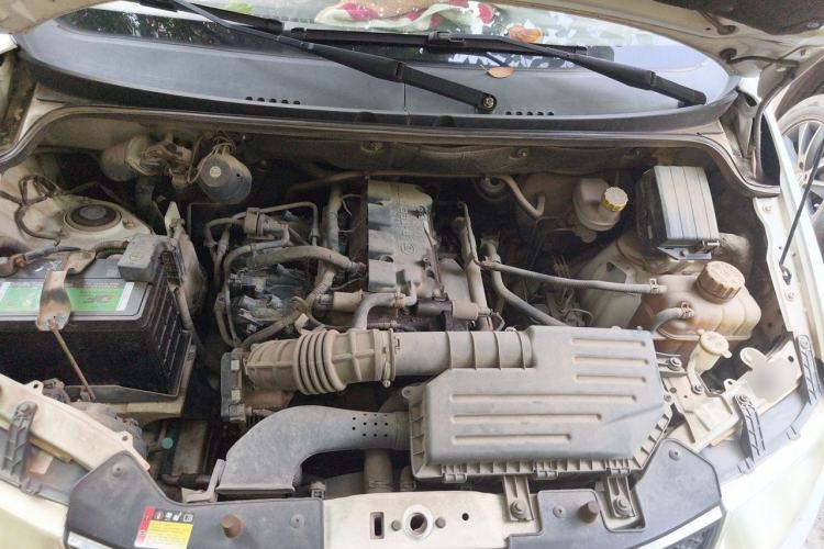 Used Wuling Hongguang 2015 1.5L S Basic Version China V Standard Engine Bay