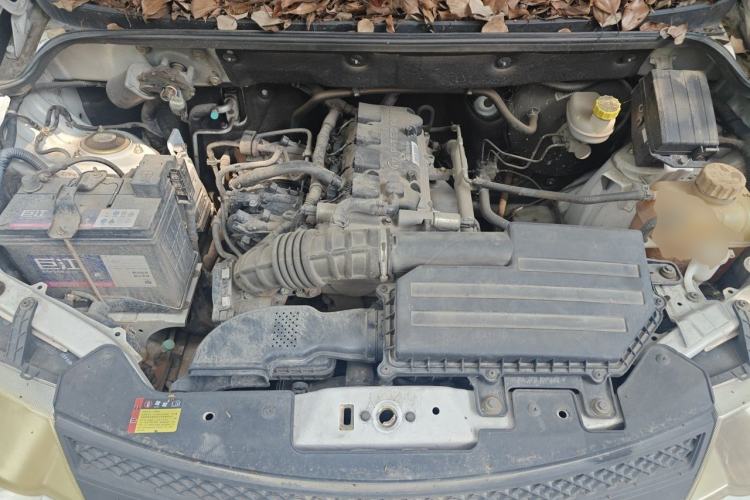 Used Wuling Hongguang 2015 1.5L S Basic Version China V Standard Engine Bay