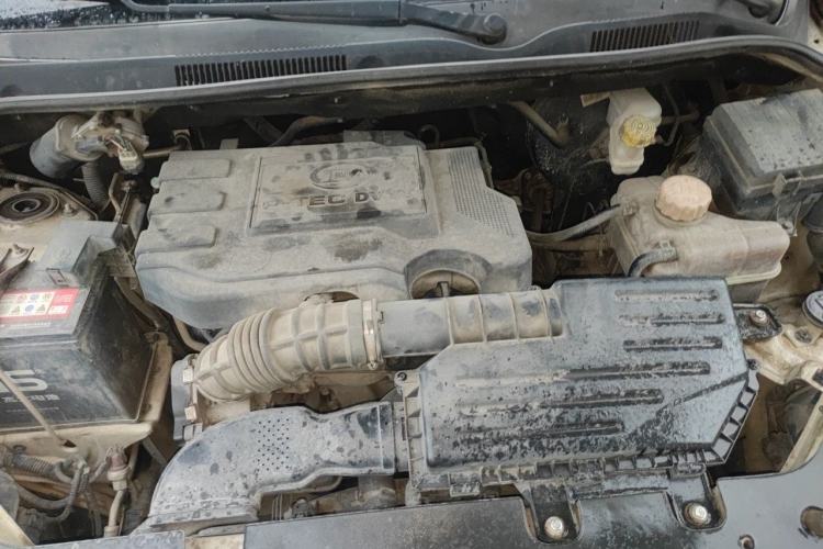 Used Wuling Hongguang 2015 1.5L S1 Comfort China V Standard Engine Bay