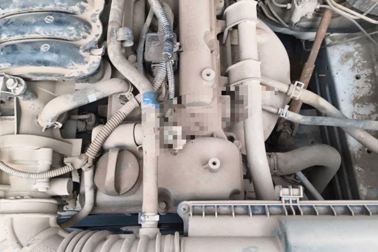 Used Wuling Hongguang 2015 1.2L S Base Model China V Standard Engine Bay