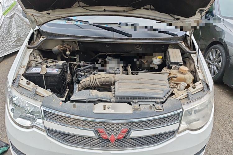 Used Wuling Hongguang 2015 1.5L S Basic Version China V Standard Engine Bay