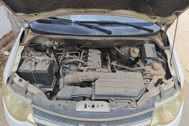 Used Wuling Hongguang 2015 1.5L S Basic Version China V Standard Engine Bay