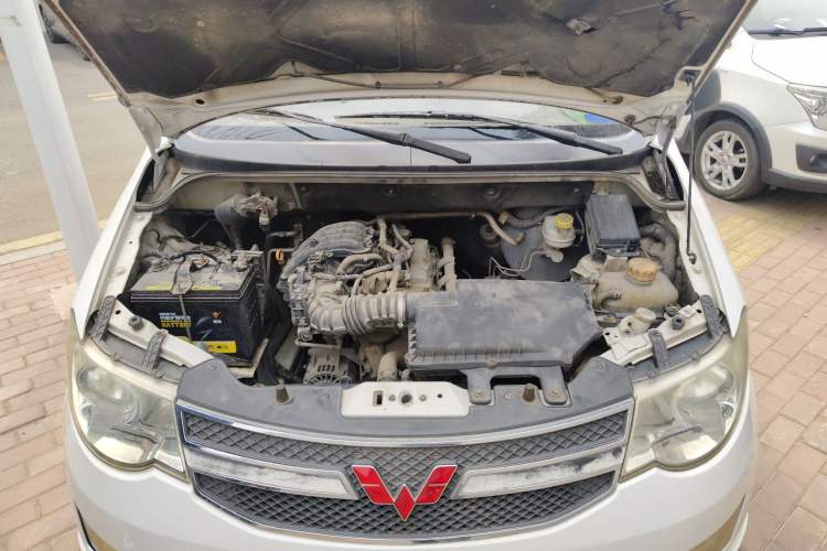 Used Wuling Hongguang 2015 1.2L S Base Model China V Standard Engine Bay