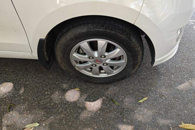 Used Wuling Hongguang 2015 1.5L S Basic Version China V Standard Exterior 1