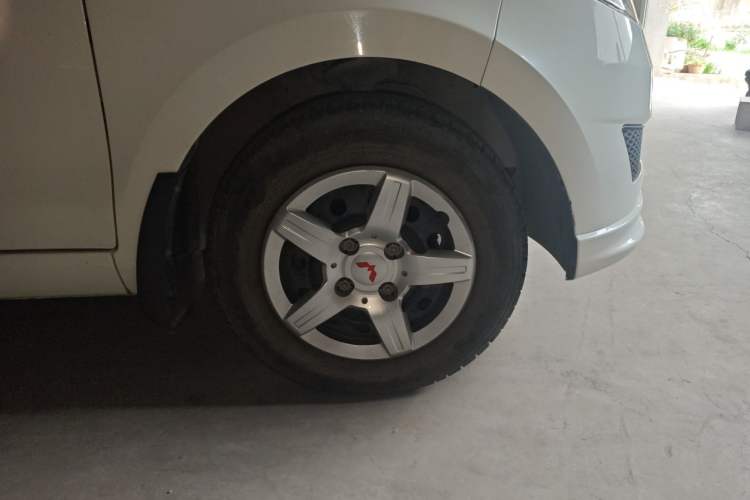 Used Wuling Hongguang 2015 1.2L S Base Model China V Standard Exterior 1