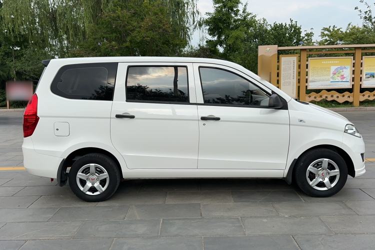 Used Wuling Hongguang 2015 1.5L S Basic Version China V Standard Exterior 3
