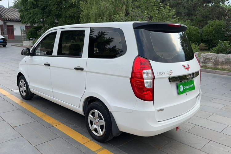 Used Wuling Hongguang 2015 1.5L S Basic Version China V Standard Exterior 5