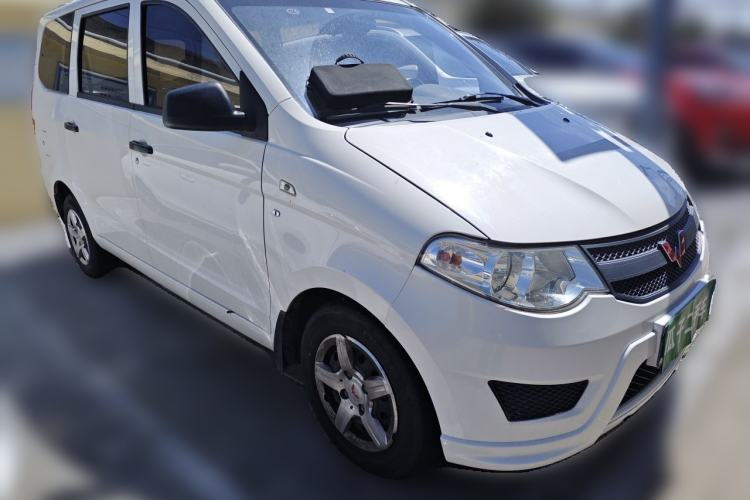 Used Wuling Hongguang 2015 1.5L S Basic Version China V Standard Front Right 45 Deg