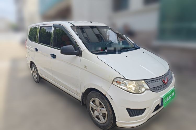 Used Wuling Hongguang 2015 1.5L S Basic Version China V Standard Front Right 45 Deg