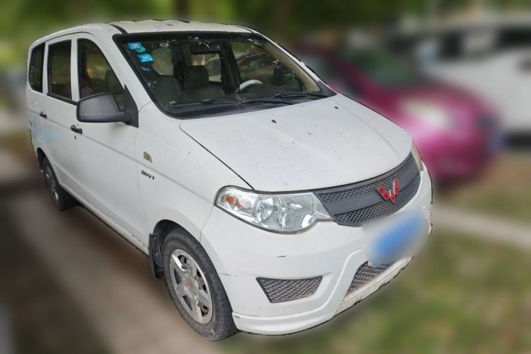 Used Wuling Hongguang 2015 1.5L S Basic Version China V Standard Front Right 45 Deg