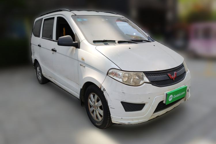 Used Wuling Hongguang 2015 1.5L S Basic Version China V Standard Front Right 45 Deg