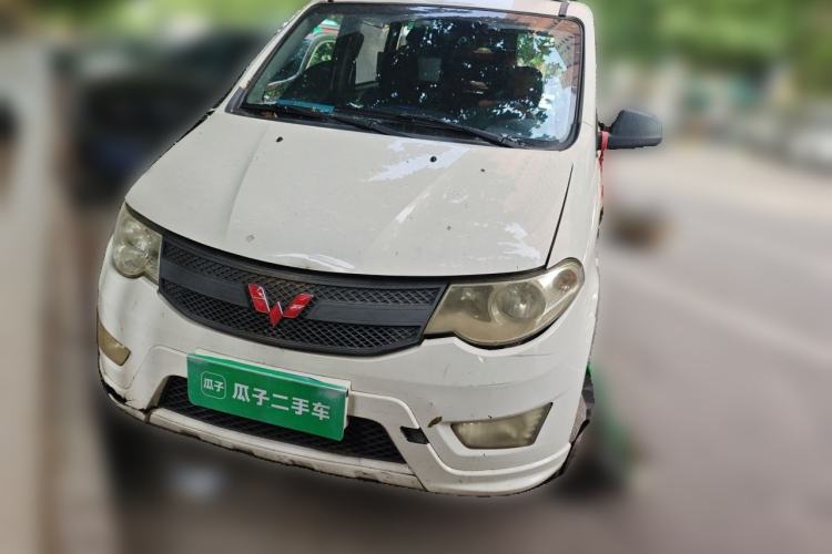 Used Wuling Hongguang 2015 1.5L S Basic Version China V Standard Front Right 45 Deg