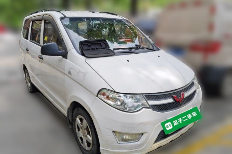 Used Wuling Hongguang 2015 1.5L S Basic Version China V Standard Front Right 45 Deg