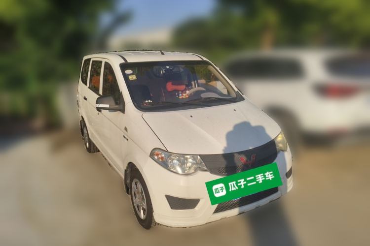 Used Wuling Hongguang 2015 1.5L S Basic Version China V Standard Front Right 45 Deg