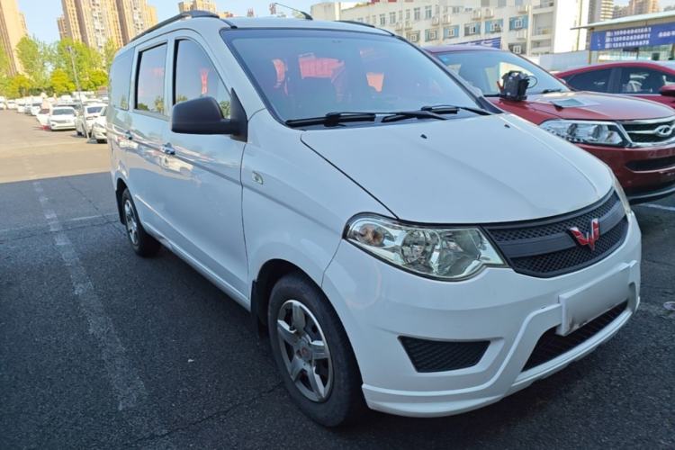 Used Wuling Hongguang 2015 1.5L S Basic Version China V Standard Front Right 45 Deg
