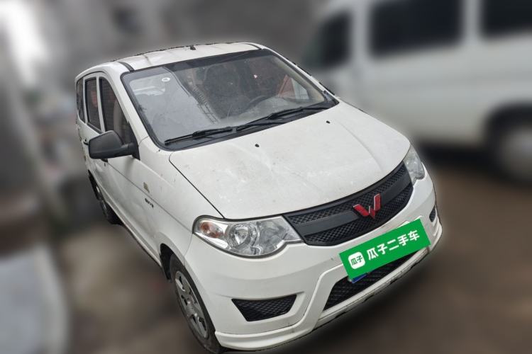 Used Wuling Hongguang 2015 1.5L S Basic Version China V Standard Front Right 45 Deg