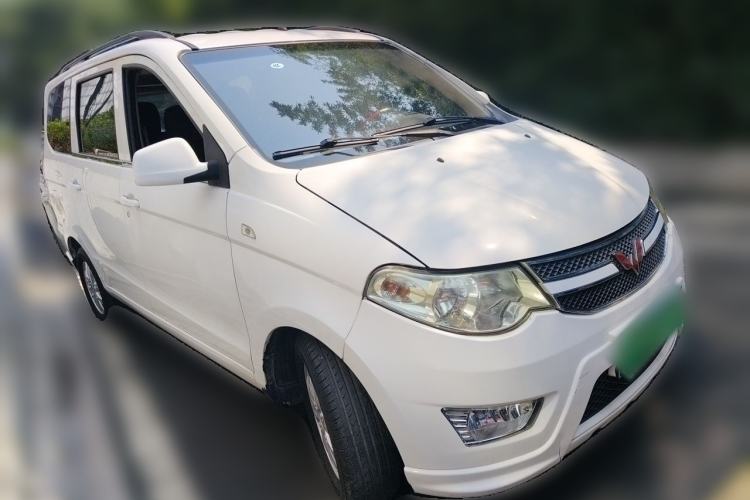Used Wuling Hongguang 2015 1.5L S Basic Version China V Standard Front Right 45 Deg