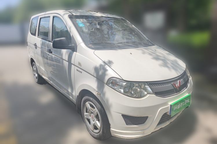 Used Wuling Hongguang 2015 1.5L S Basic Version China V Standard Front Right 45 Deg