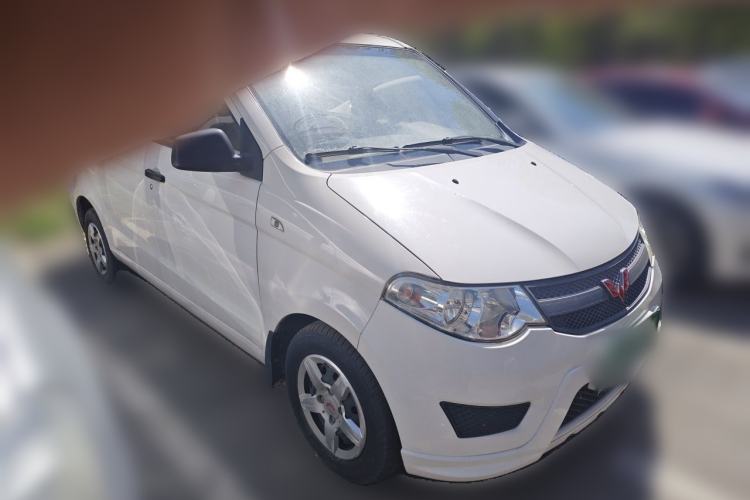 Used Wuling Hongguang 2015 1.5L S Basic Version China V Standard Front Right 45 Deg