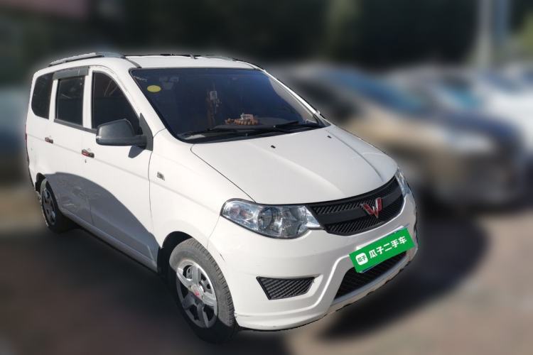Used Wuling Hongguang 2015 1.5L S Basic Version China V Standard Front Right 45 Deg