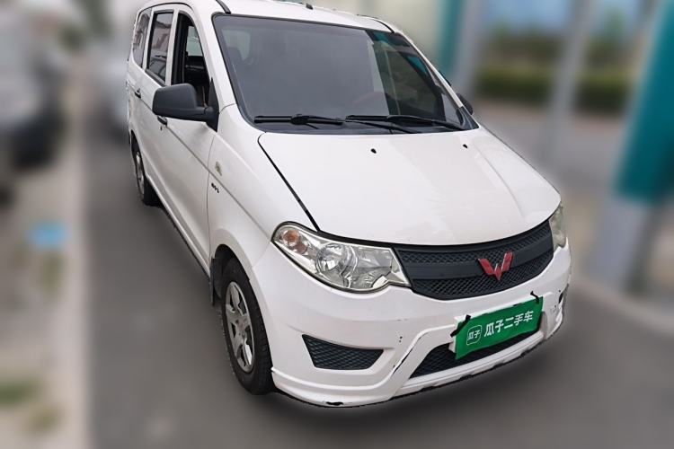Used Wuling Hongguang 2015 1.5L S Basic Version China V Standard Front Right 45 Deg