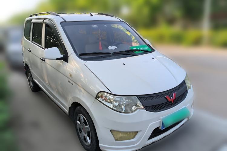 Used Wuling Hongguang 2015 1.5L S Basic Version China V Standard Front Right 45 Deg