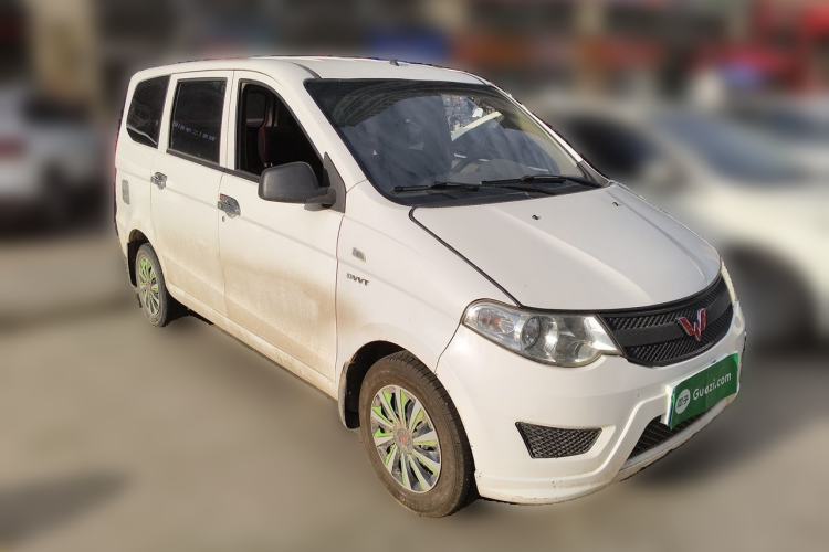 Used Wuling Hongguang 2015 1.5L S Basic Version China V Standard Front Right 45 Deg