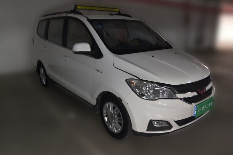 Used Wuling Hongguang 2015 1.5L S1 Comfort China V Standard Front Right 45 Deg