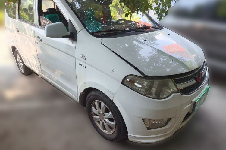 Used Wuling Hongguang 2015 1.5L S Basic Version China V Standard Front Right 45 Deg