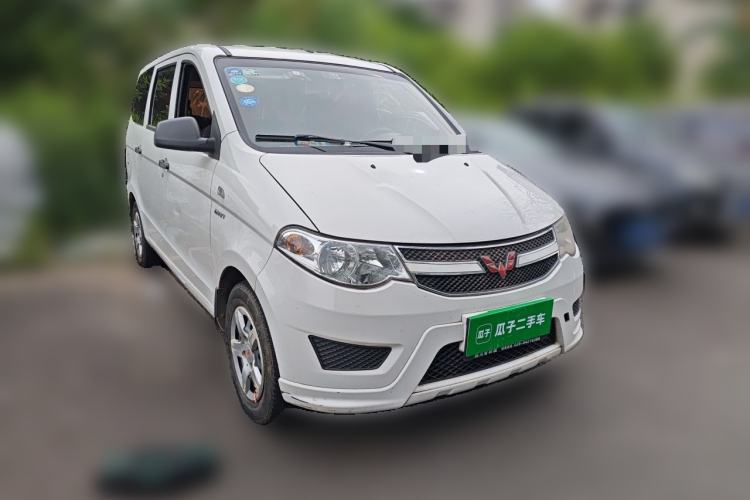 Used Wuling Hongguang 2015 1.5L S Basic Version China V Standard Front Right 45 Deg