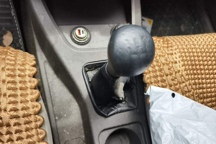 Used Wuling Hongguang 2015 1.2L S Base Model China V Standard Gear Lever