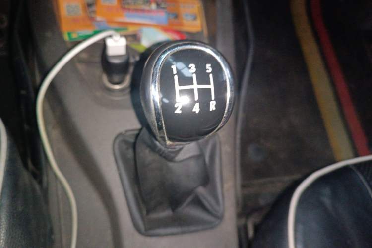 Used Wuling Hongguang 2015 1.2L S Base Model China V Standard Gear Lever
