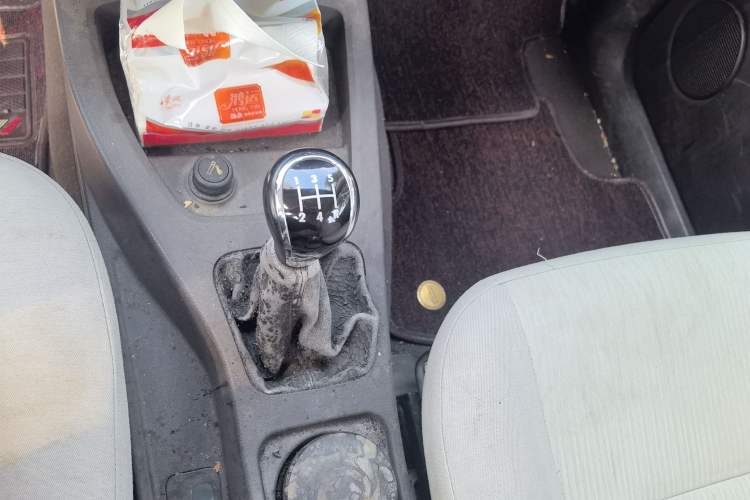 Used Wuling Hongguang 2015 1.2L S Base Model China IV Gear Lever