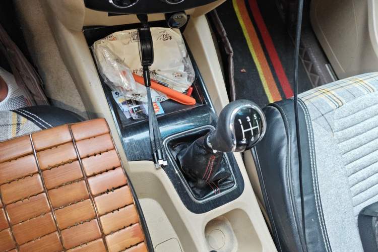 Used Wuling Hongguang 2015 1.5L S1 Luxury National Emission Standard V Gear Lever