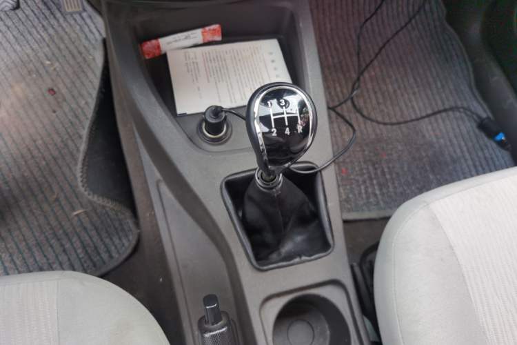 Used Wuling Hongguang 2015 1.5L S Basic Version China V Standard Gear Lever