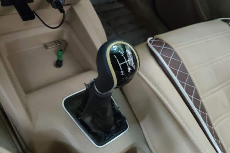 Used Wuling Hongguang 2015 1.5L S1 Standard China V-Emission Standards Gear Lever