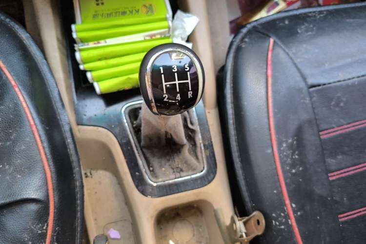 Used Wuling Hongguang 2015 1.5L S1 Comfort China V Standard Gear Lever
