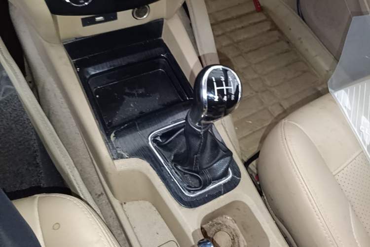 Used Wuling Hongguang 2015 1.5L S1 Comfort China V Standard Gear Lever