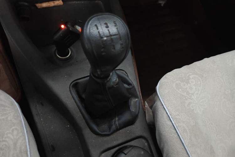 Used Wuling Hongguang 2015 1.5L S Basic Version China V Standard Gear Lever
