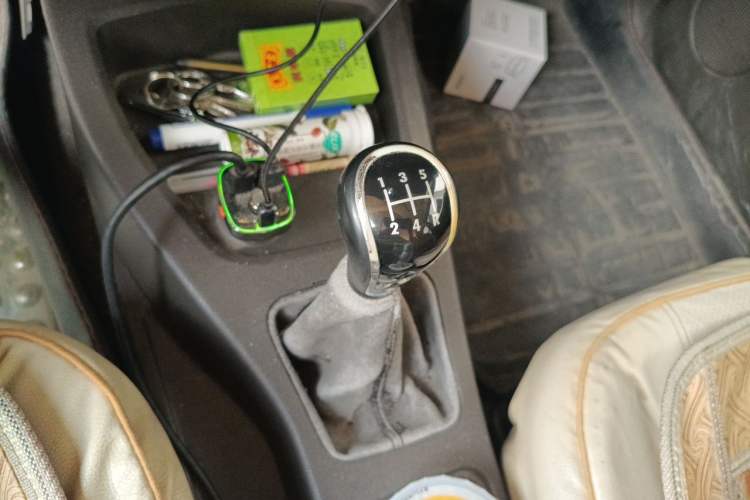 Used Wuling Hongguang 2015 1.5L S Basic Version China V Standard Gear Lever