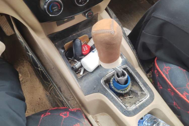 Used Wuling Hongguang 2015 1.5L S1 Comfort China V Standard Gear Lever