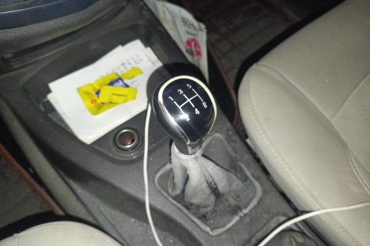 Used Wuling Hongguang 2015 1.5L S Basic Version China V Standard Gear Lever