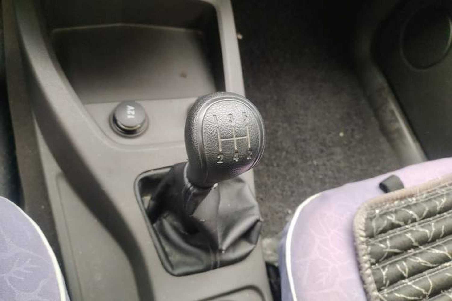 Used Wuling Hongguang 2015 1.5L S Basic Version China V Standard Gear Lever