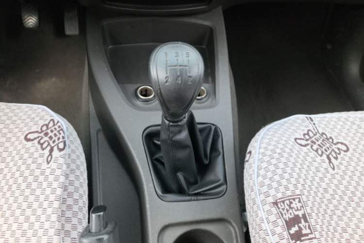 Used Wuling Hongguang 2015 1.2L S Base Model China V Standard Gear Lever