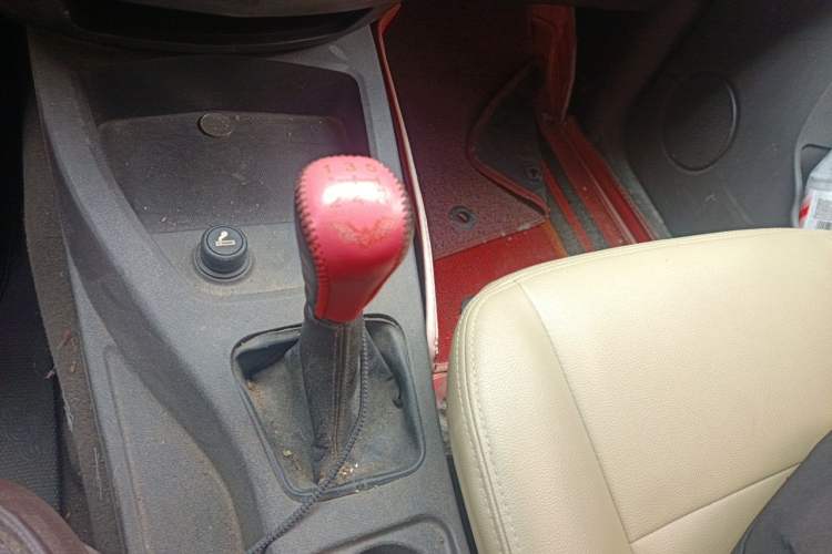 Used Wuling Hongguang 2015 1.5L S Basic Version China V Standard Gear Lever