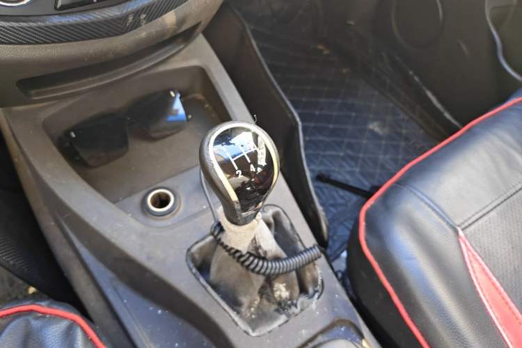 Used Wuling Hongguang 2015 1.5L S Basic Version China V Standard Gear Lever