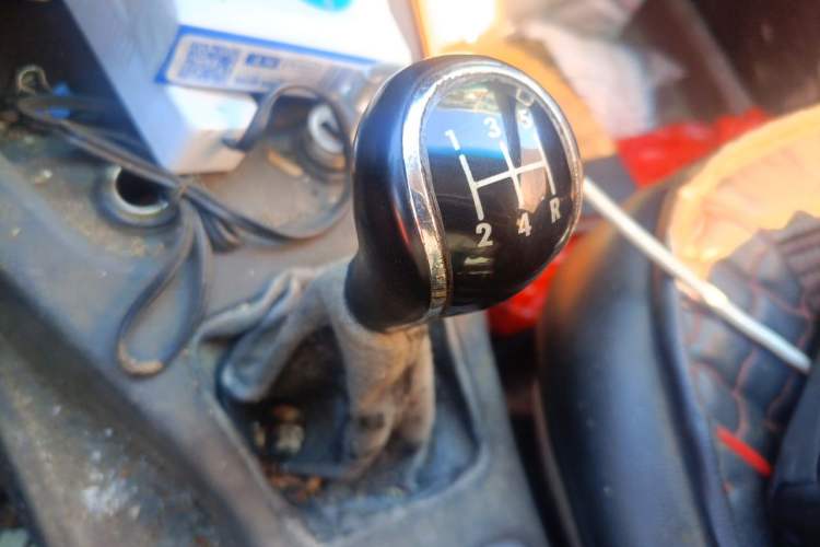 Used Wuling Hongguang 2015 1.2L S Base Model China IV Gear Lever