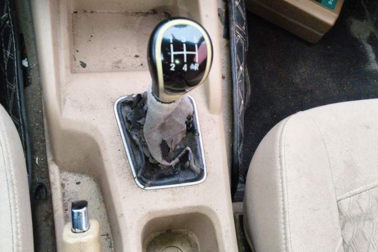 Used Wuling Hongguang 2015 1.5L S1 Standard China V-Emission Standards Gear Lever