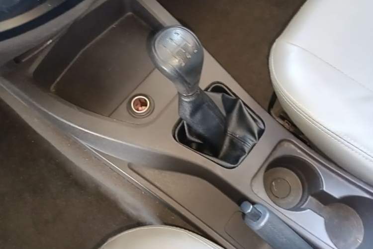 Used Wuling Hongguang 2015 1.5L S Basic Version China V Standard Gear Lever